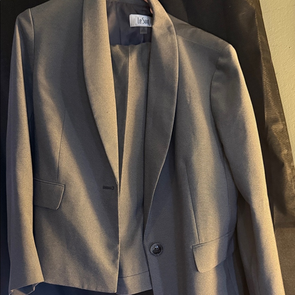 Le Suit Women's Charcoal Blazer